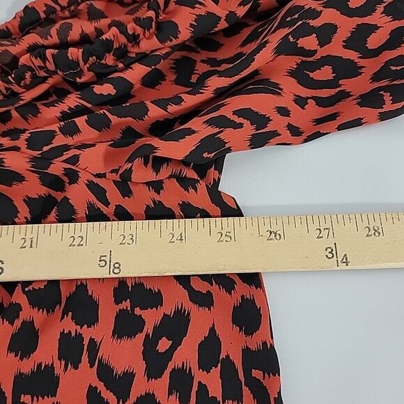 Torrid Women's Plus Leopard Red Off Shoulder Short Sleeve Shirt Size 2 EUC - Picture 7 of 8